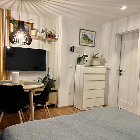 Apartments Pri Fencu Jesenice Eksteriør billede