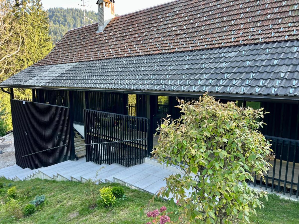 Apartments Pri Fencu Jesenice Eksteriør billede