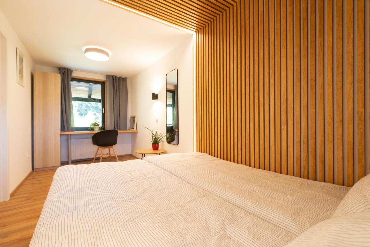 Apartments Pri Fencu Jesenice Eksteriør billede