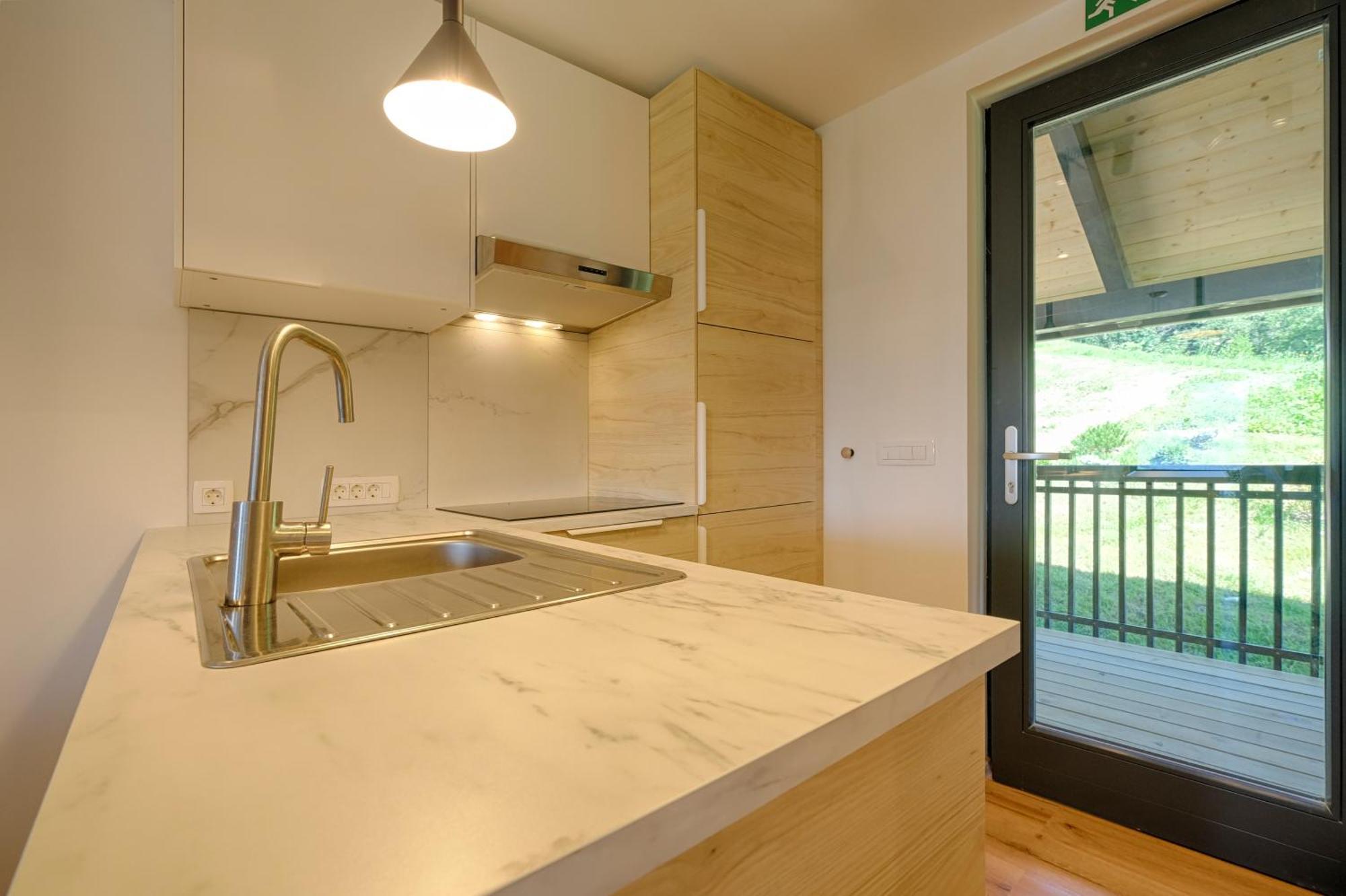 Apartments Pri Fencu Jesenice Eksteriør billede