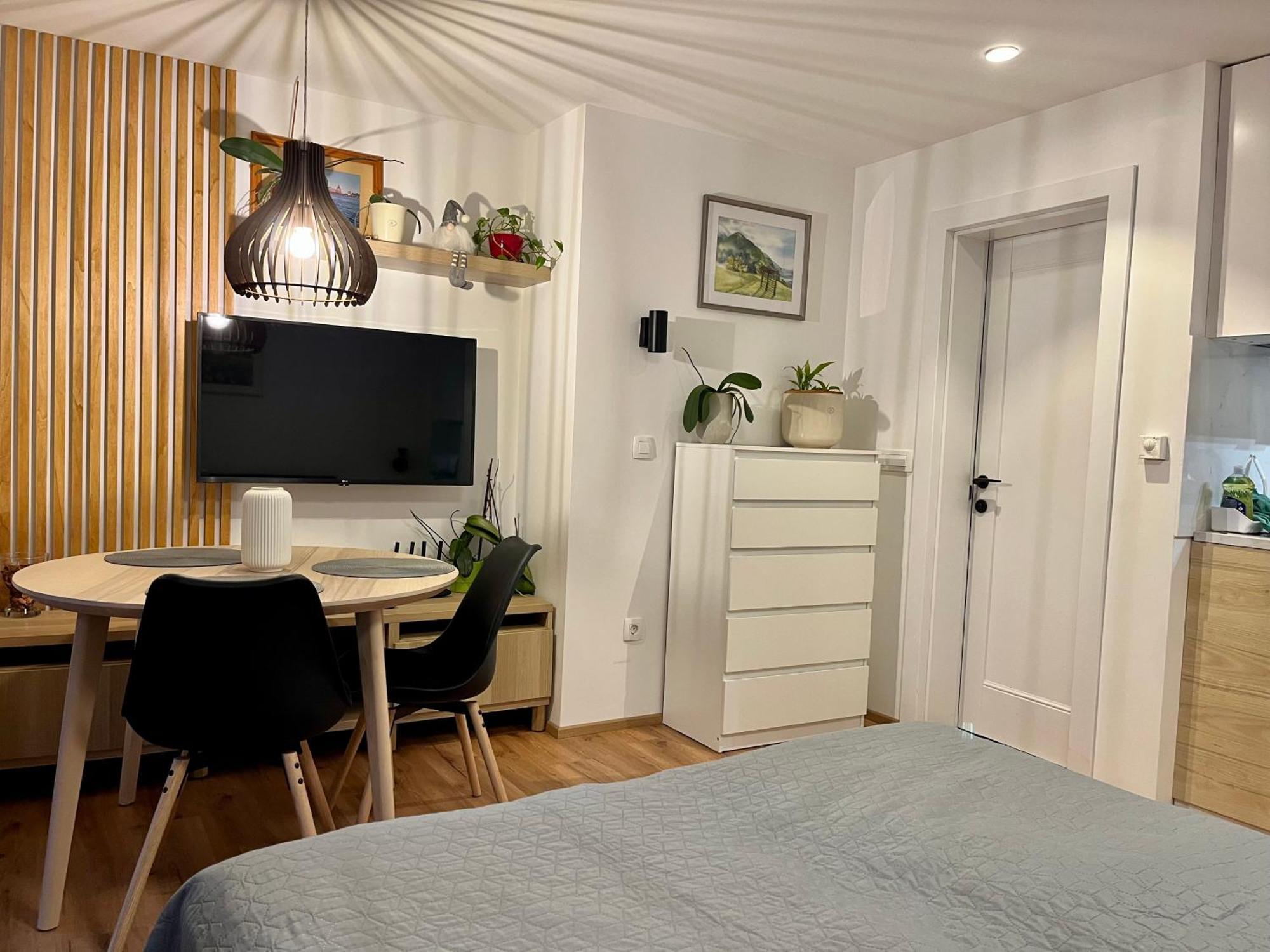 Apartments Pri Fencu Jesenice Eksteriør billede