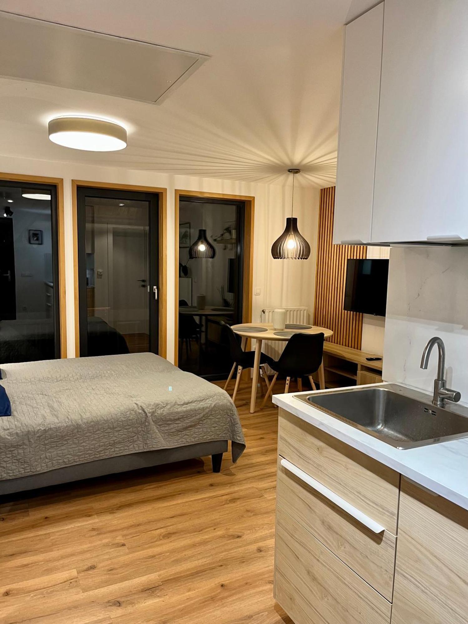 Apartments Pri Fencu Jesenice Eksteriør billede